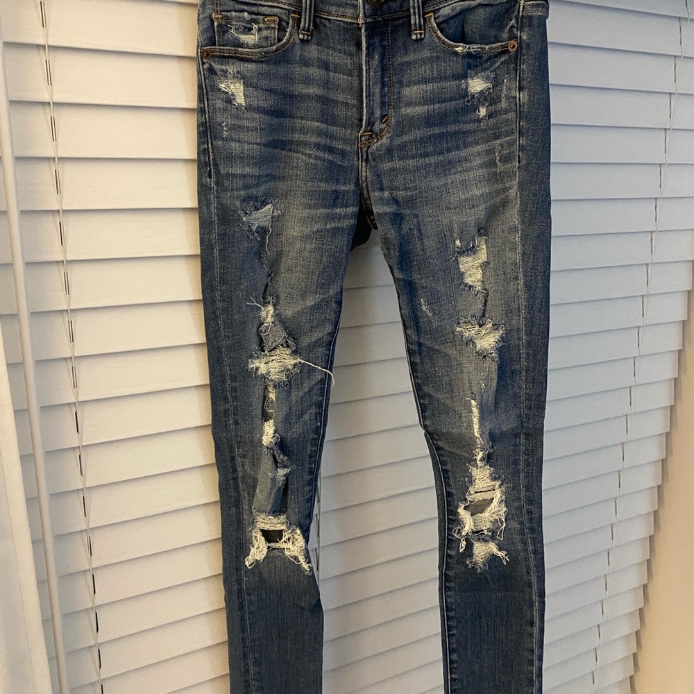Abercrombie & Fitch Distressed Skinny Jeans - Blue